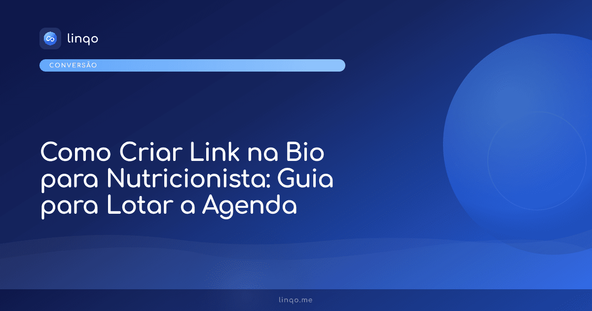 Nutricionista utilizando notebook e smartphone para organizar agendamentos do consultório