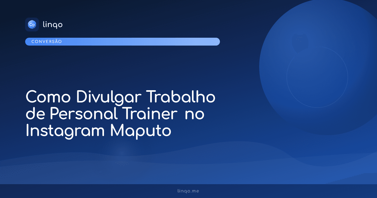 Personal trainer orientando cliente em uma academia moderna na cidade de Maputo com celular mostrando perfil do Instagram