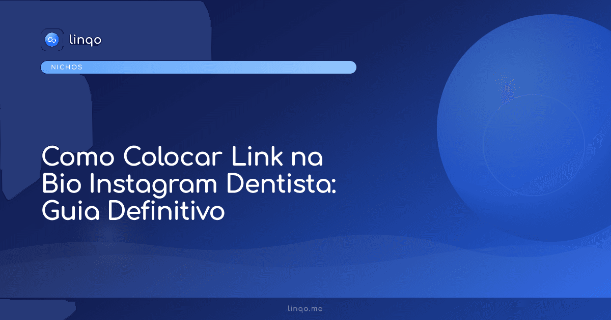 Cirurgiã-dentista sorridente usando smartphone para ajustar seu perfil profissional no Instagram dentro do consultório