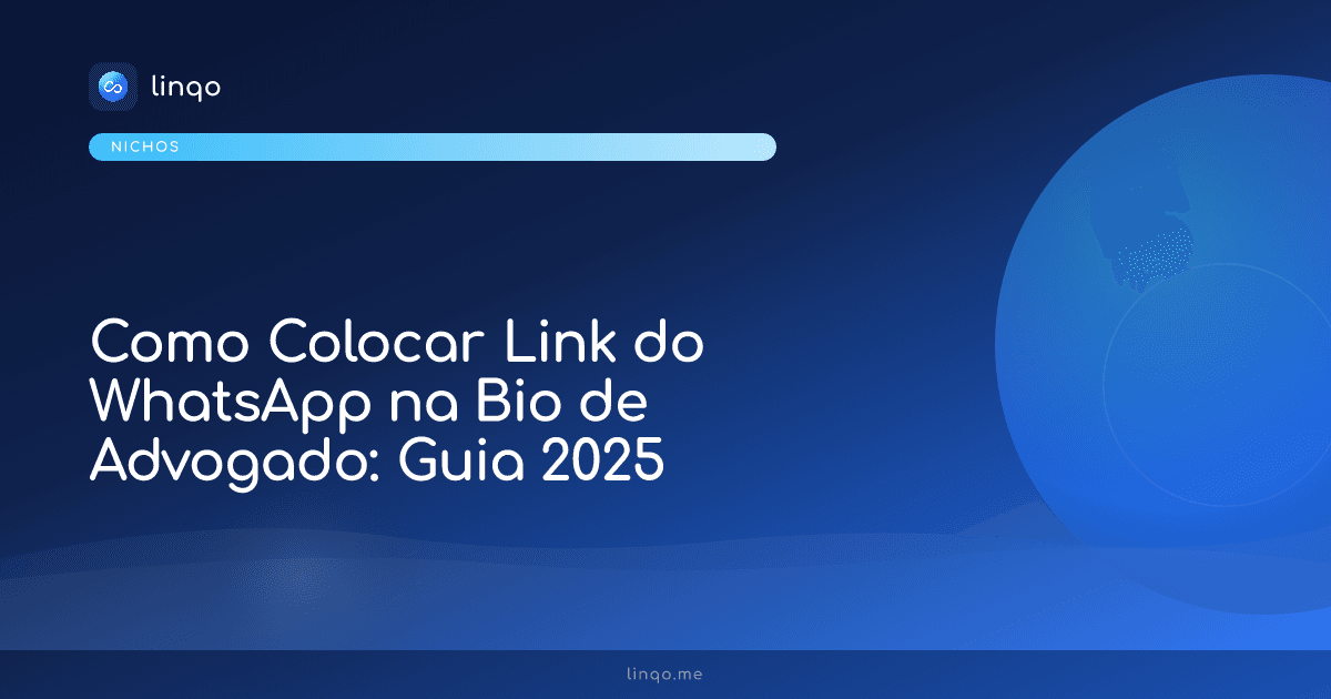 Advogado utilizando smartphone no escritório com tela mostrando link do WhatsApp na bio do Instagram
