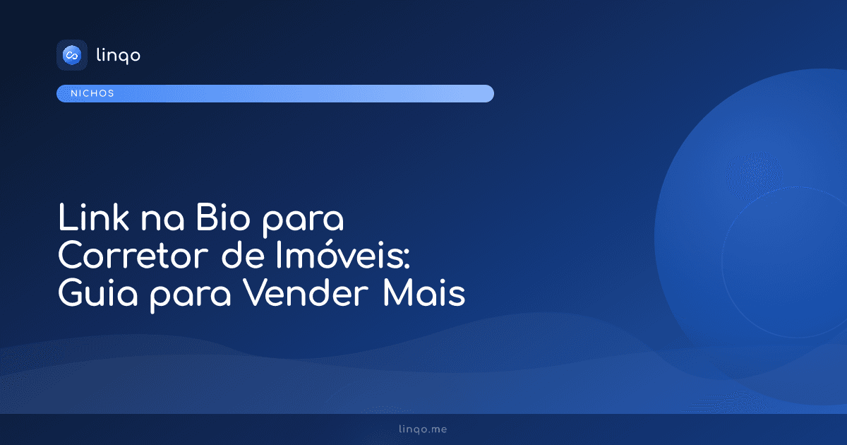 Corretor de imóveis usando o celular para gerenciar seu link na bio com imóveis de alto padrão